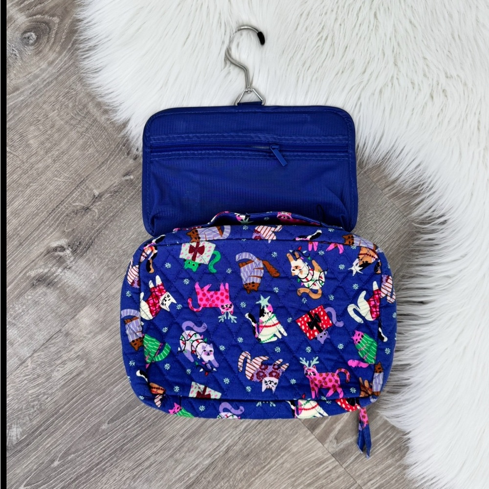 🐾💙 Vera Bradley Essential Hanging Travel Organizer Catnip Christmas Bag